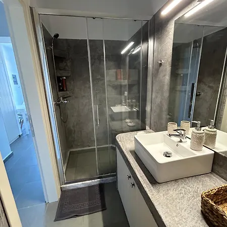 Prázdninový dům Thea Vouno *