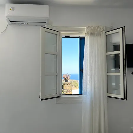 Thea Vouno * Agia Pelagia (Kythira)