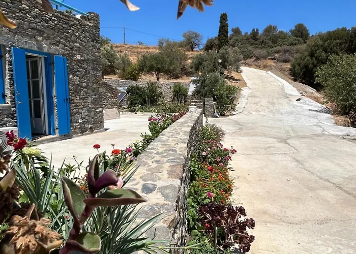 Thea Vouno Agia Pelagia (Kythira)