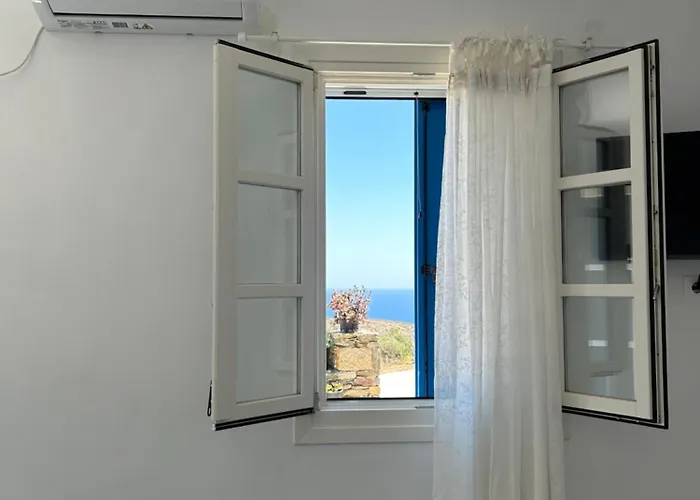 Thea Vouno * Agia Pelagia (Kythira)